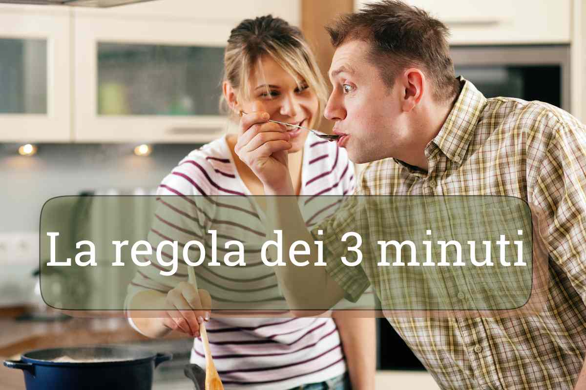 due persone che mangiano dalla pentola la pasta