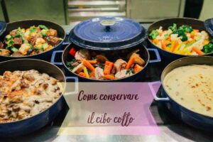 tante pentole piene di cibo sui fornelli